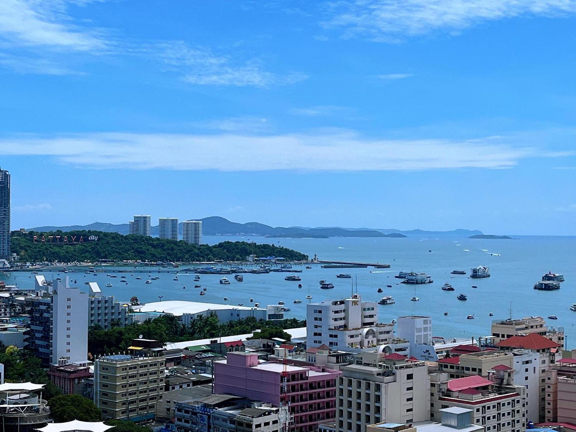 The Base Prime Apartment Pattaya Exterior foto