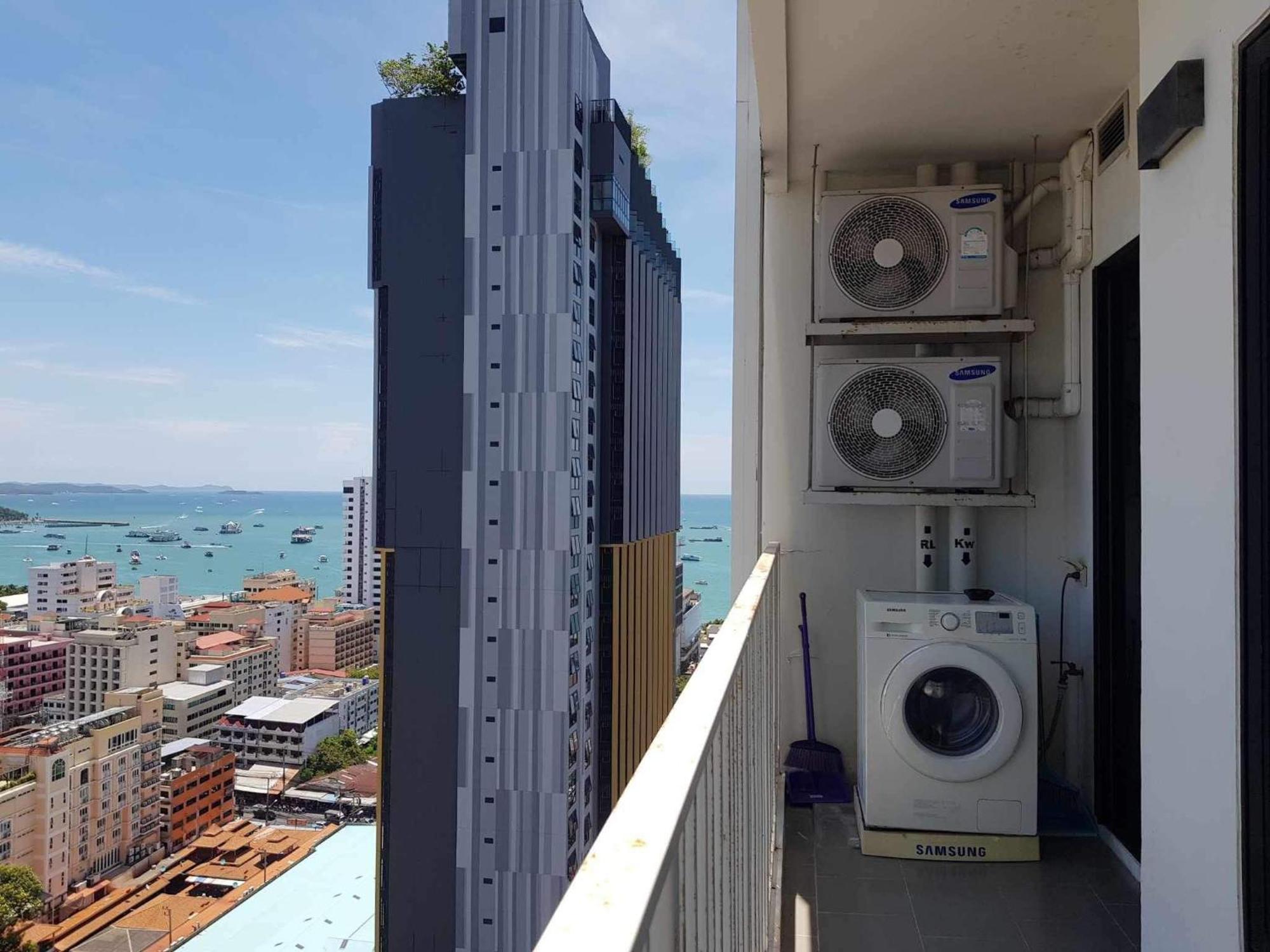 The Base Prime Apartment Pattaya Exterior foto
